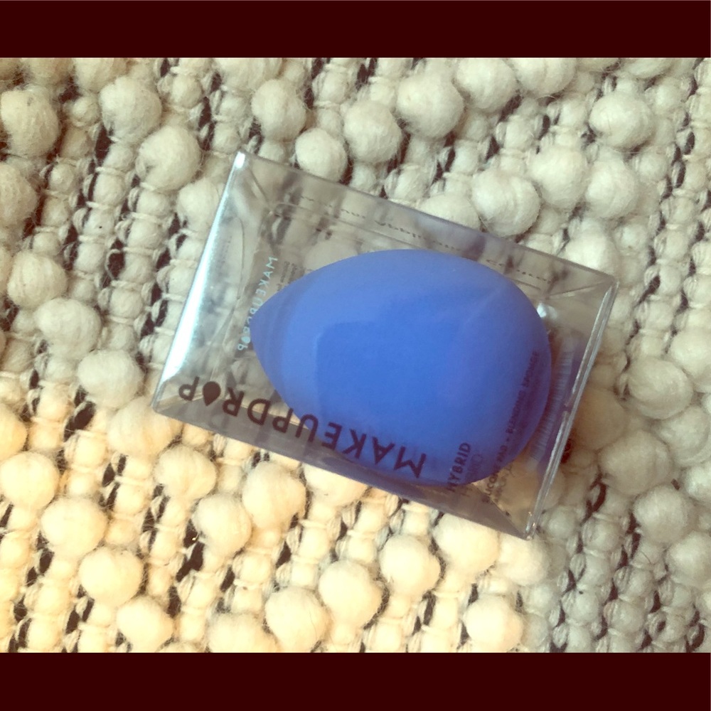 Makeup drop sponge - Picture 2 of 2